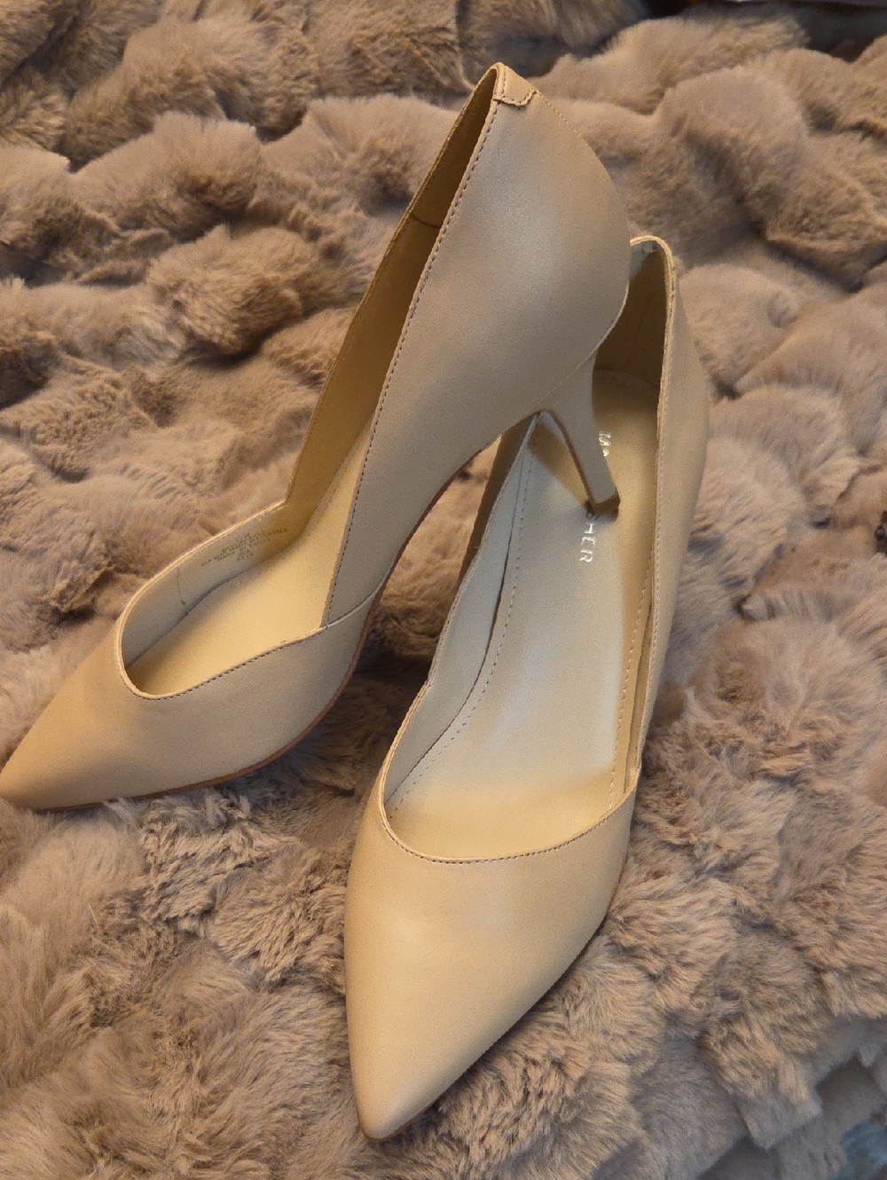 Classic Pointed-Toe Women's Heels in Beige/Nude Colored
